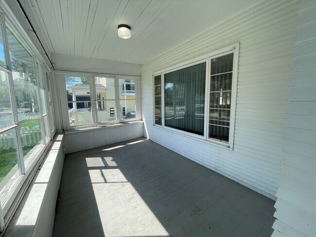 Foto del edificio - Partially Furnished 3-Bedroom Home in North Fargo!