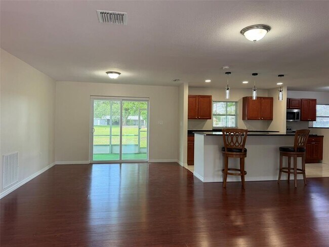 Foto del edificio - 4093 Drance St