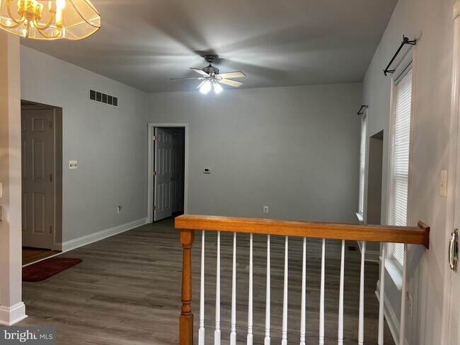 Building Photo - 101 Westgate Way