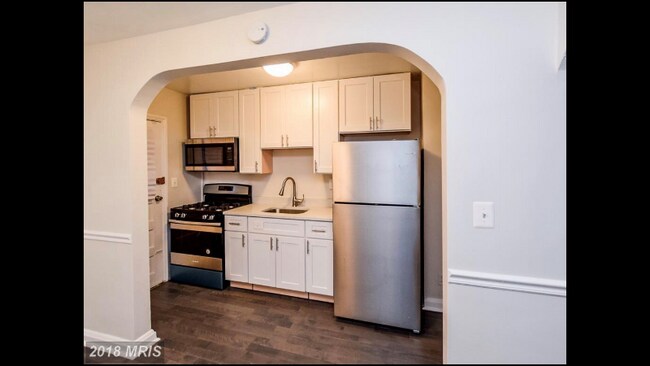 Building Photo - 2038 Grinnalds Ave