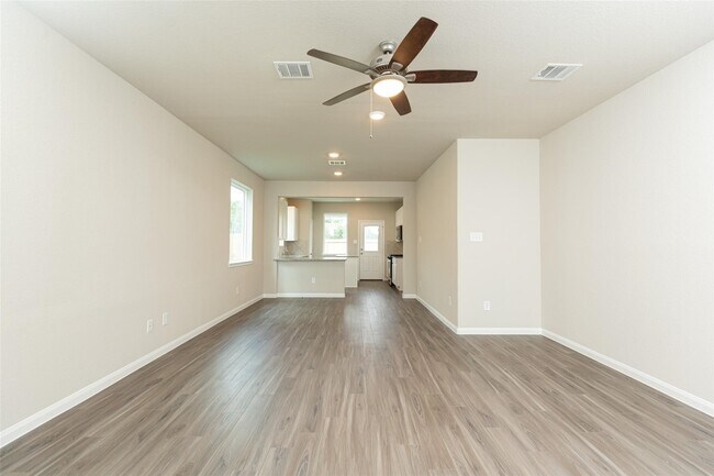 Building Photo - 2906 Briggs Dr