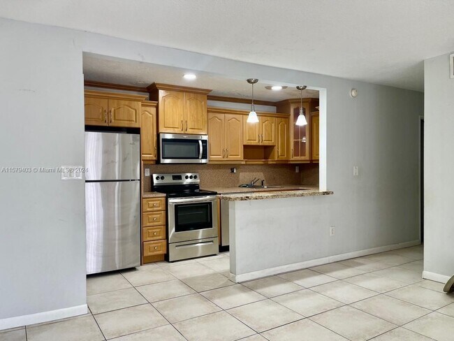 Foto del edificio - 4544 NW 79th Ave