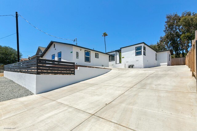 Primary Photo - 4648 Olive St