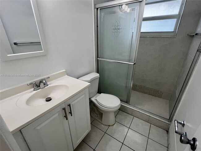Foto del edificio - 2600 NW 14th St