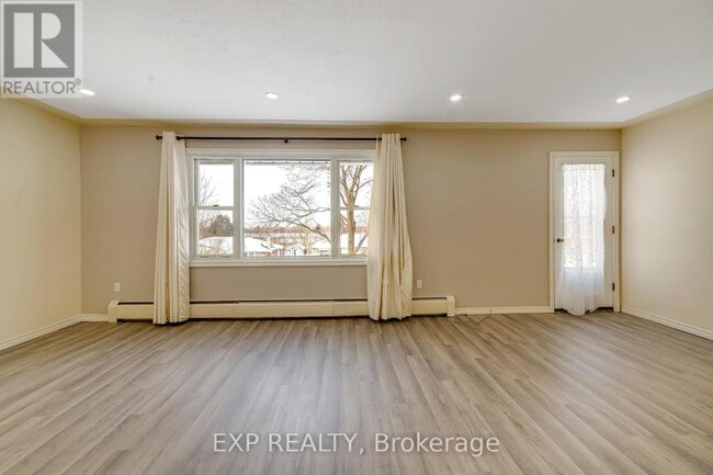 Photo du bâtiment - 1023 Eagle Dr