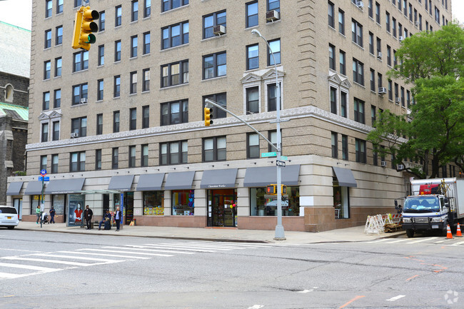 Building Photo - Mirabeau Apartments