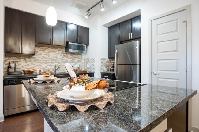 Building Photo - 900 S Broadway