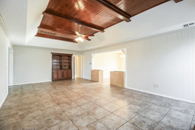 Foto del edificio - 5421 Sudbury Ln