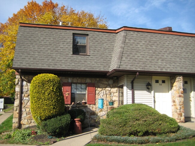 Building Photo - 440 S State St, Unit F6