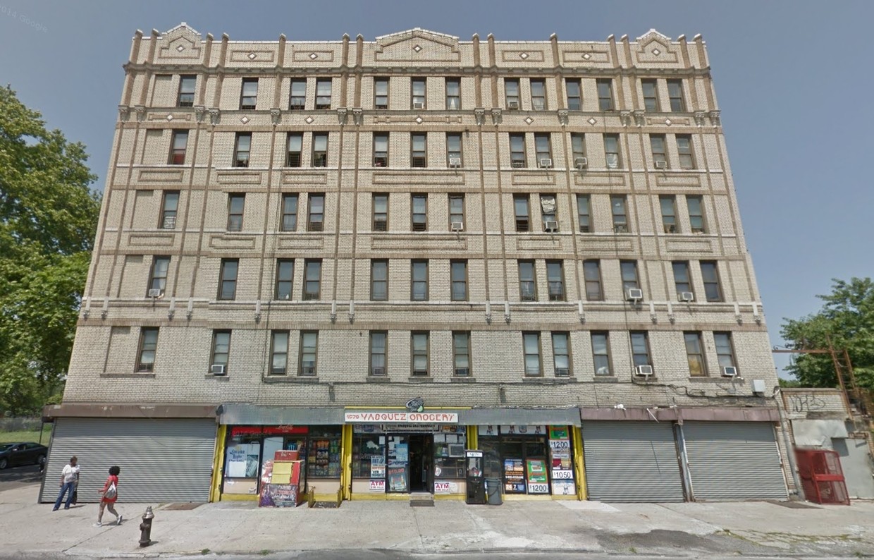 Building Photo - 1490 Crotona Park E