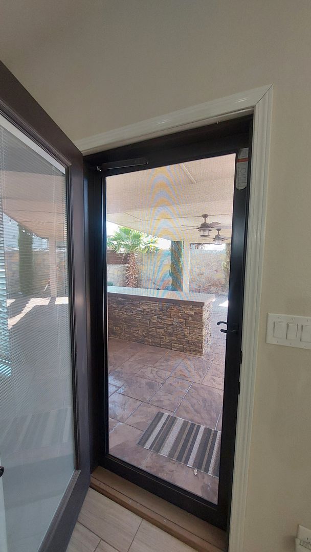 Foto del edificio - Backyard Oasis!!!  Beautiful 4 bedroom 2.5 bathroom 2 story home on corner lot!