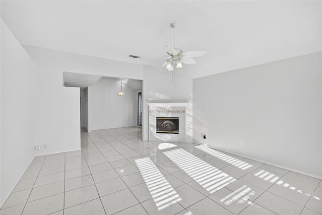 Foto del edificio - 7016 Snowivy Ct