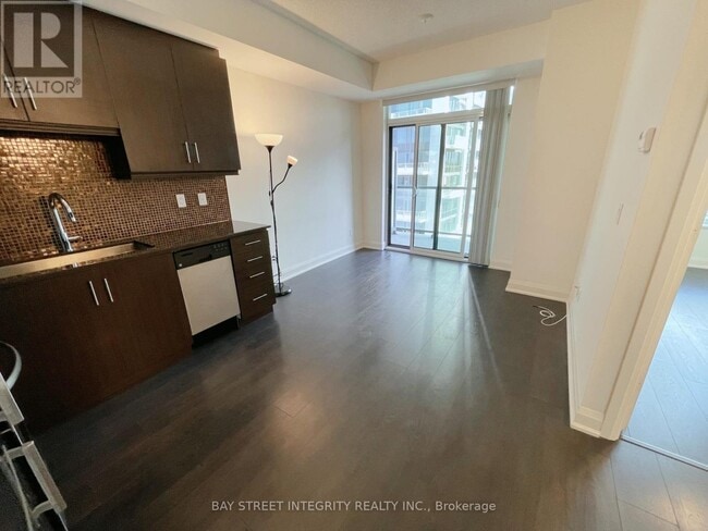 Building Photo - 68 Canterbury Pl