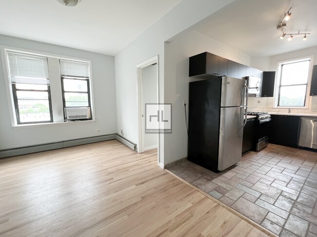 Building Photo - 36 AVENUE