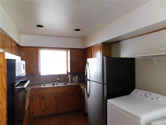 Building Photo - 292 W Van Alstyne Pkwy