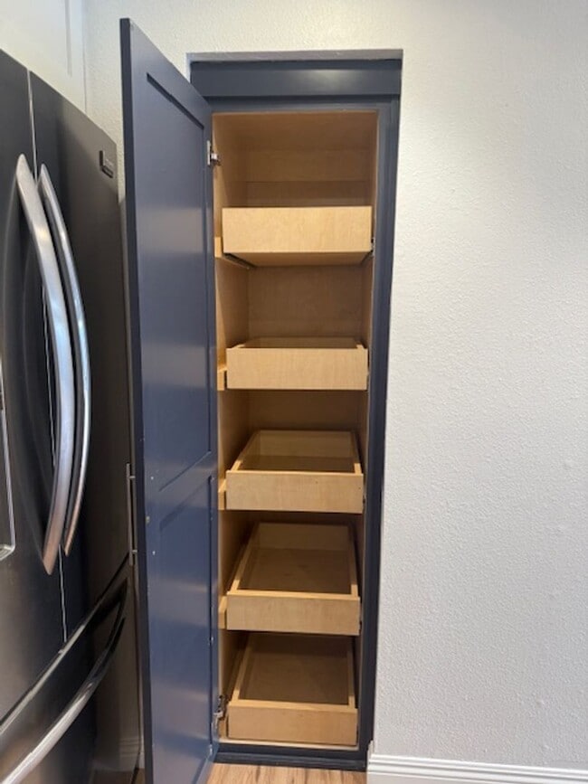 Building Photo - Beautiful remodeled townhome