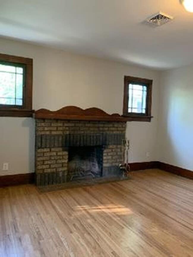 Foto del edificio - STUDENTS WELCOME! Adorable Single-Family Home in Historic Old Town