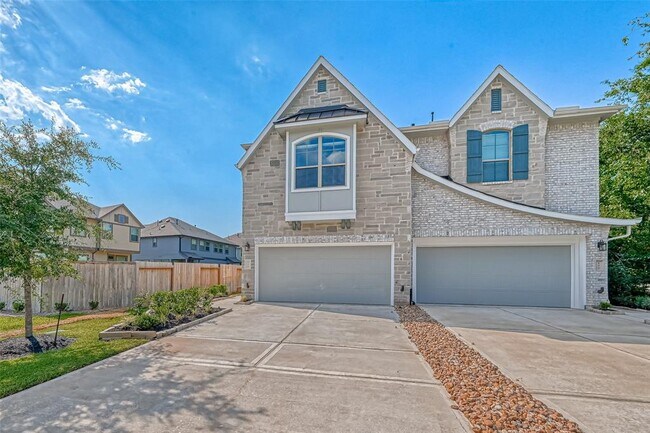 Building Photo - 114 Handley Dr