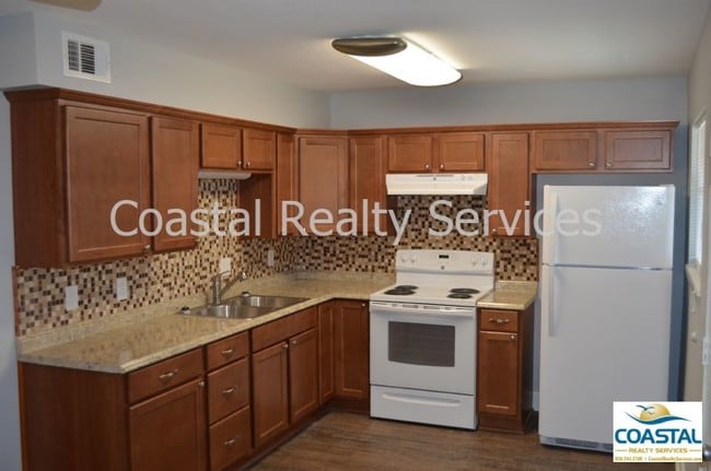 Building Photo - 212 Angelfish Ave