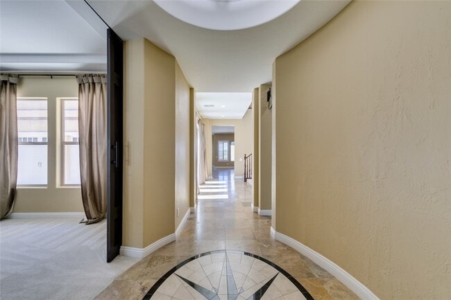 Building Photo - 2713 Cyrano St