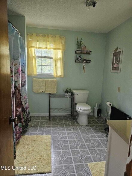 Foto del edificio - 859 Mill St