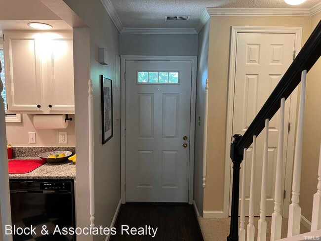 Building Photo - 2 br, 1.5 bath House - 1438 Barton Place D...
