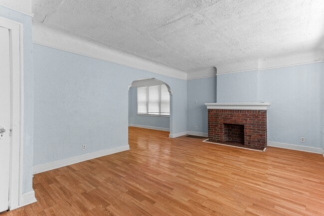 Building Photo - 14814 Sussex St