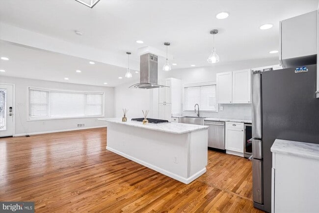 Foto del edificio - 3308 Estelle Terrace