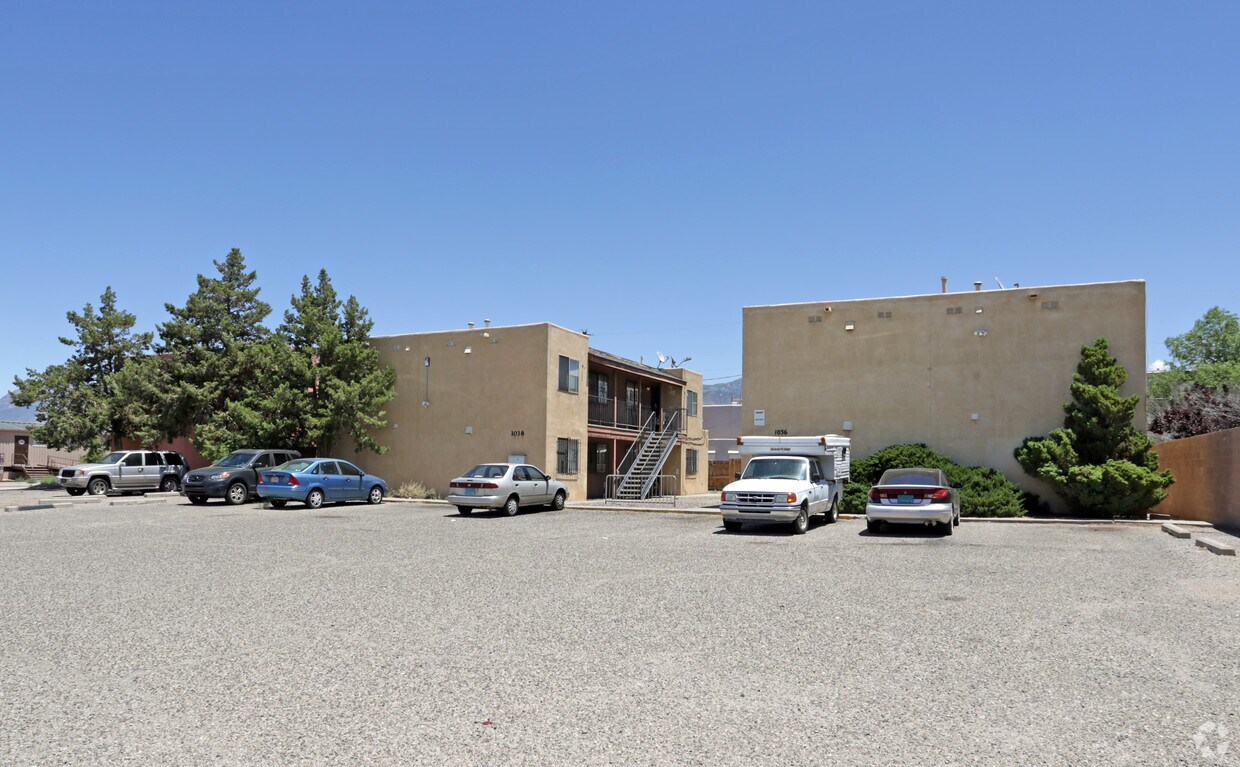Building Photo - 1036-1040 Texas St NE