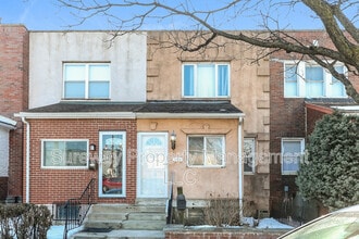 Building Photo - 1004 Oregon Ave