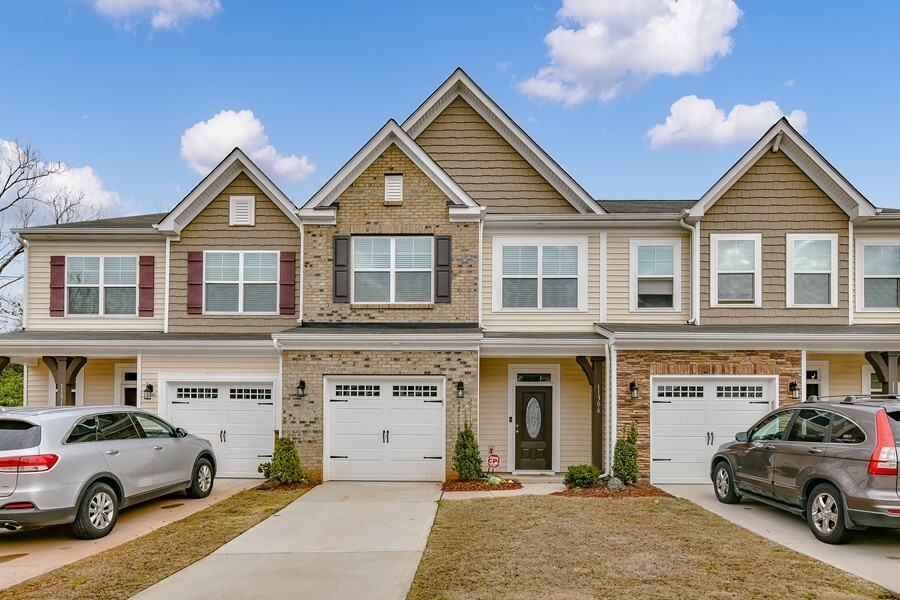 Primary Photo - Immaculate Townhouse