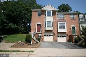 Building Photo - 512 Suffield Dr