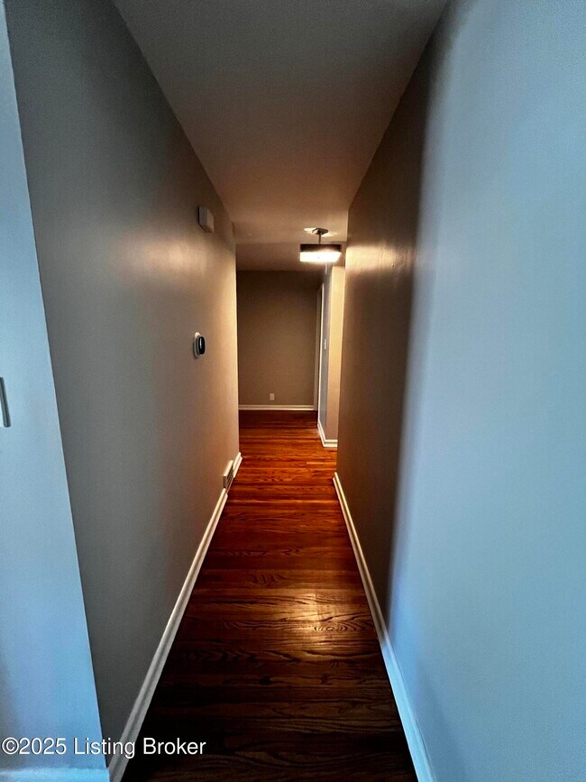 Foto del edificio - 607 Southview Dr