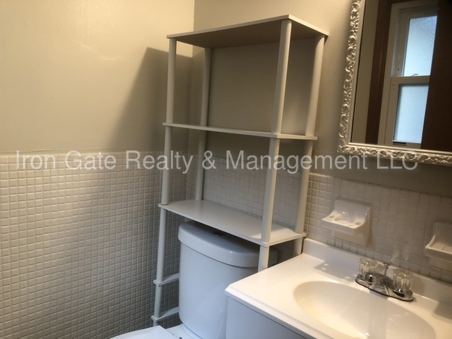Building Photo - 4 bedroom House for rent