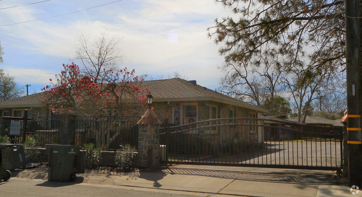 Building Photo - 3155-3157 Academy Way
