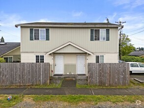 Building Photo - 3010 S 43rd St