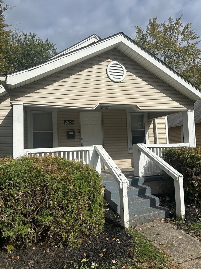 Building Photo - 2864 E 10th Ave