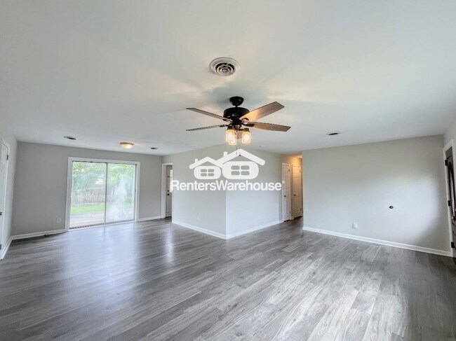 Foto del edificio - 3032 Belle Haven Dr