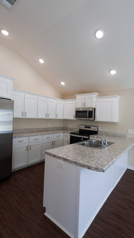 Building Photo - 122 Villa Rd