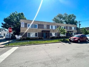 Building Photo - 2657 W 47th St