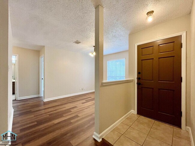Foto del edificio - 1627 Firwick Dr