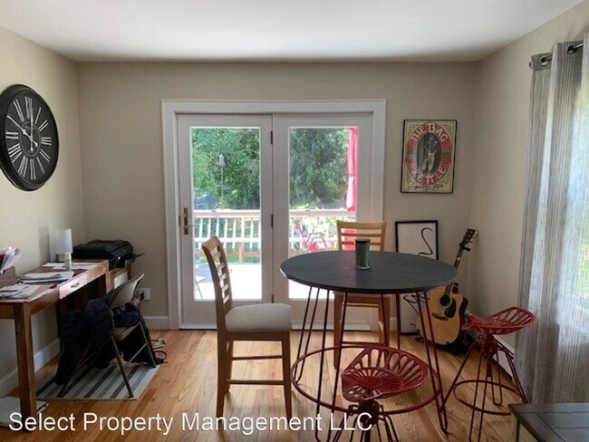 Building Photo - 2 br, 1.5 bath House - 29 Westwood Avenue