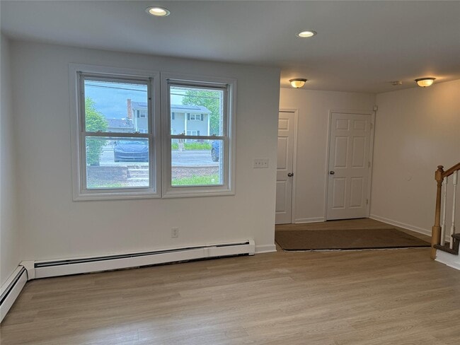 Building Photo - 724 Silver Lake-Scotchtown Rd