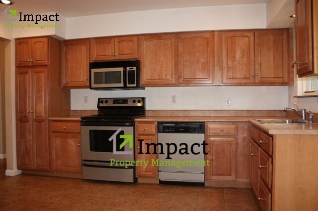 Building Photo - 5909 N Irish Pat Murphy Dr