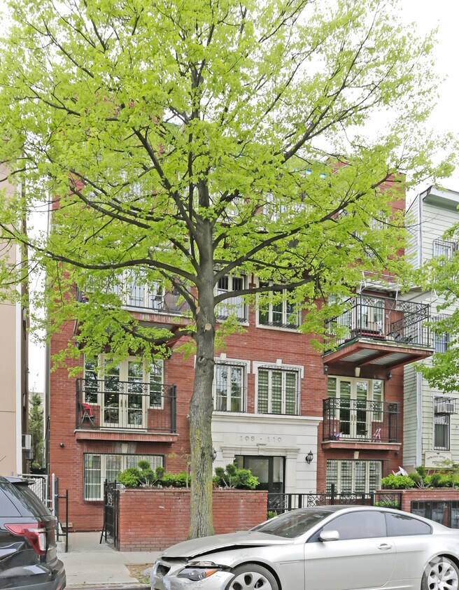 Primary Photo - 108-110 Franklin Ave
