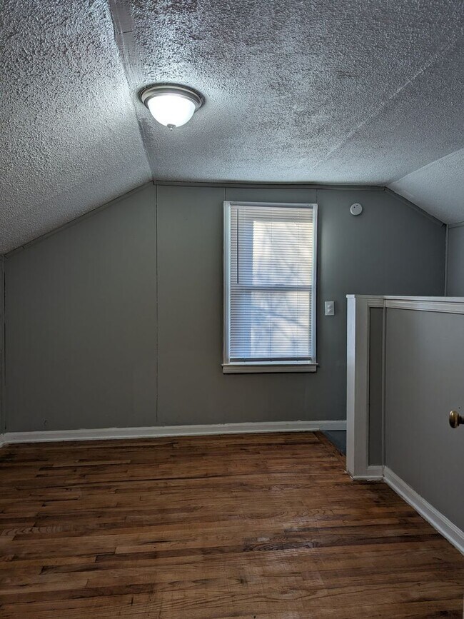 Foto del edificio - 18727 Grandville 3 BEDS & 1.5 BATH FOR RENT!