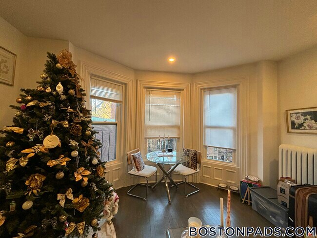 Foto del edificio - 225 Newbury St