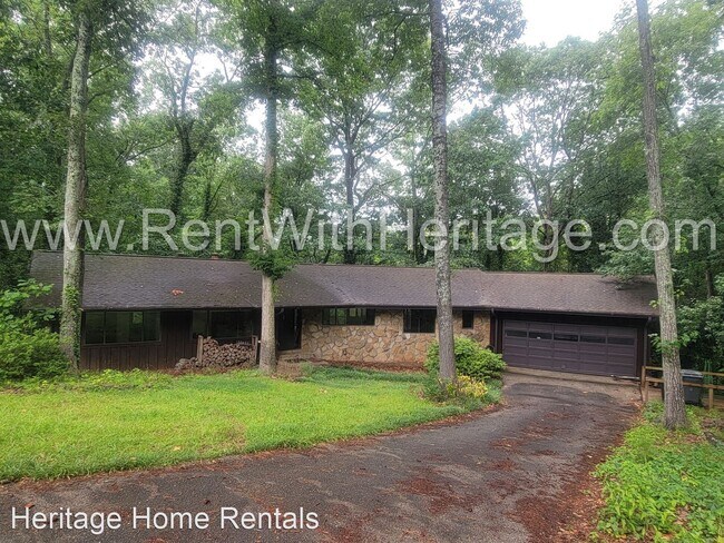 Building Photo - 5 br, 2.5 bath House - 1050 Flamingo Dr.