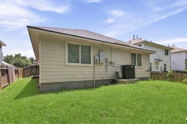 Foto del edificio - 3031 Cypress Island Dr