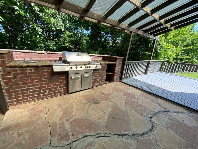Foto del edificio - Updated 3 Bedroom, 2-1/2 Bathroom House on a Cul-de-sac